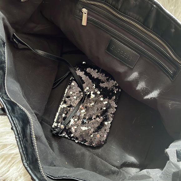 2 pc. Express Travel tote with wristlet book bag carry all black, purse - Picture 9 of 12